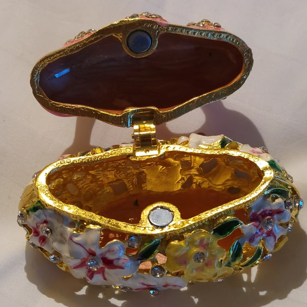 Bejeweled Trinket Hinged Flower Purse  Metal - New